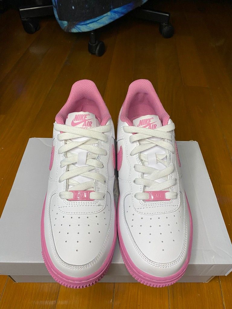 Nike Air Force 1 'White/Magic Flamingo' Sneakers - Size 6 in Boys Slightly Worn.