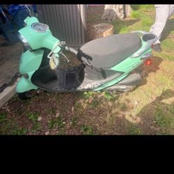 SCOOTER/ 125 BUDDY     80MPH