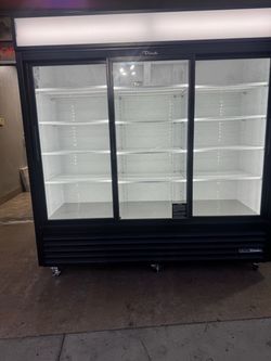 True commercial refrigerator 3 Door LED