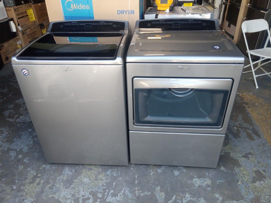 Whirlpool Top Load Washer And Gas Dryer Set