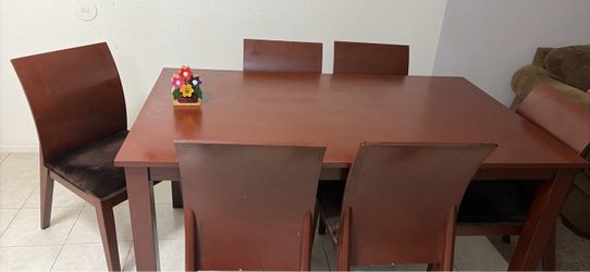 Comedor y sillas