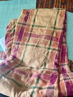 Beautiful Vintage  Fall /thanksgiving earthy colored table cloth with leaves 🍂 🍁 🍂 🍁