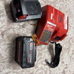 Milwaukee M18 18-Volt Lithium-Ion XC Extended Capacity 5.0 Ah Battery Pack (2-Pack)and Charger