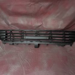 Buick Envision 2016-18 Front Bumper Lower Grille