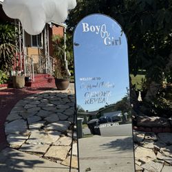 Rent Gender Reveal Box And Mirror 