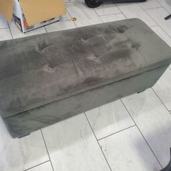 Gray Tufted Storage Ottoman Bench – Excellent Condition