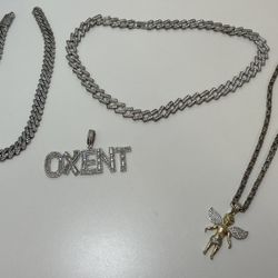 Mixed Lot 3 Chains 2 Pendants 