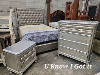 Diamond studded queen bedroom set