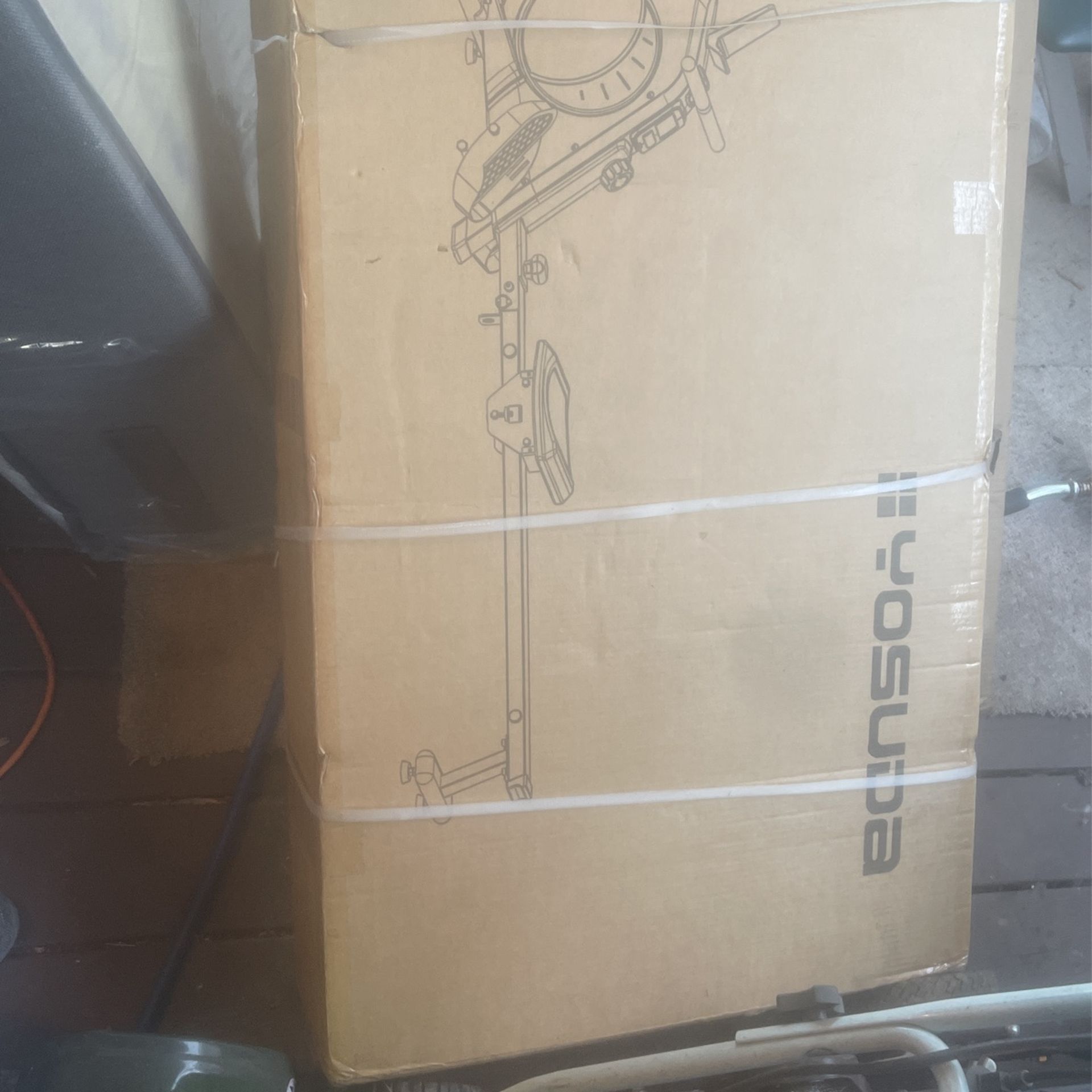 yo Suda brand new rowing machine in the box