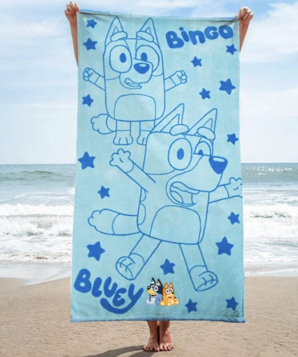 NWT Licensed Bluey And Bingo Beach Towel