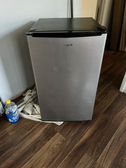 Mini Fridge 