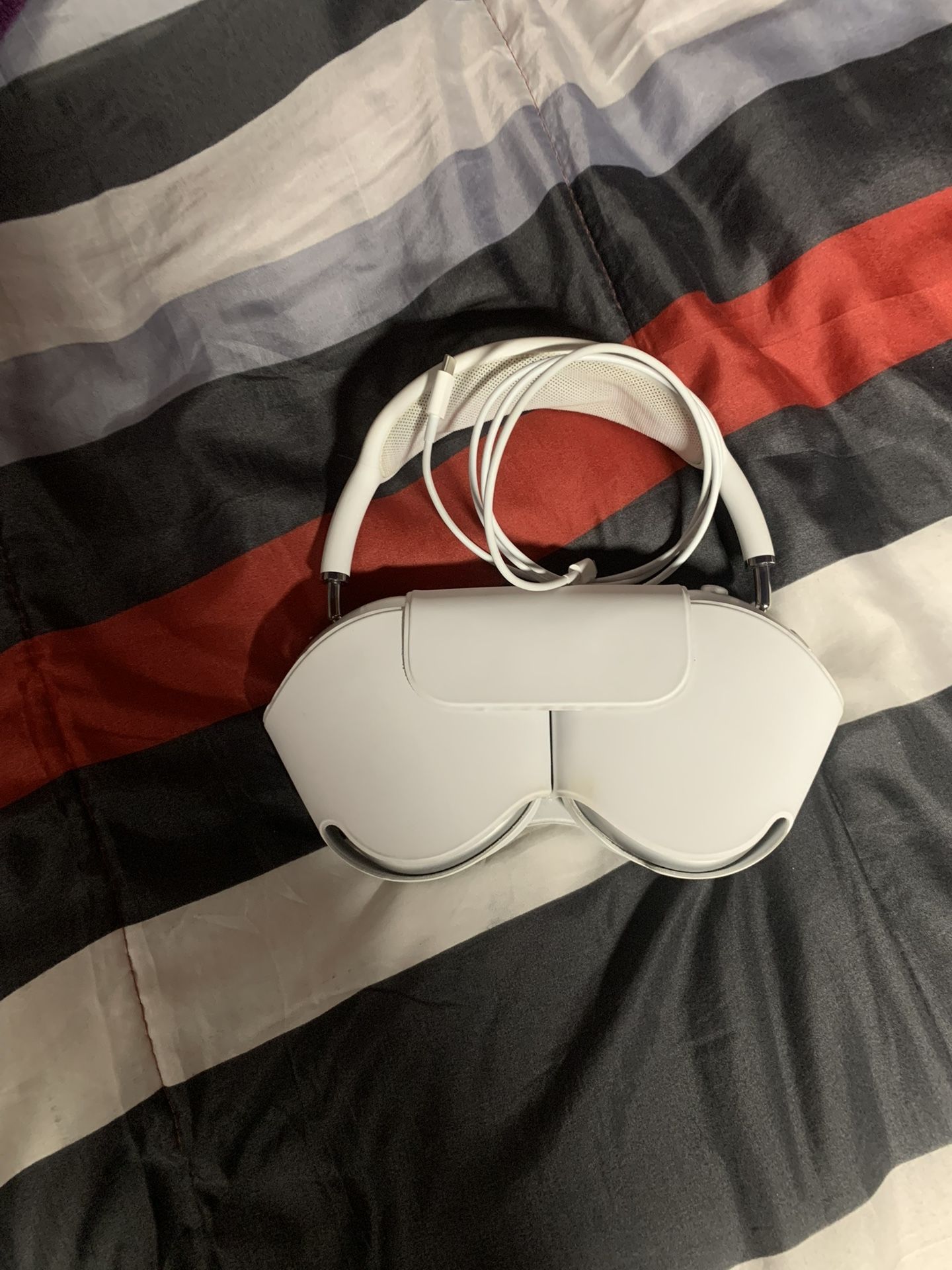 Apple Airpods max