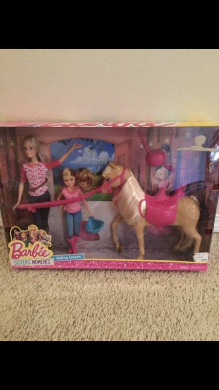 Barbie Dolls & Horse NEW