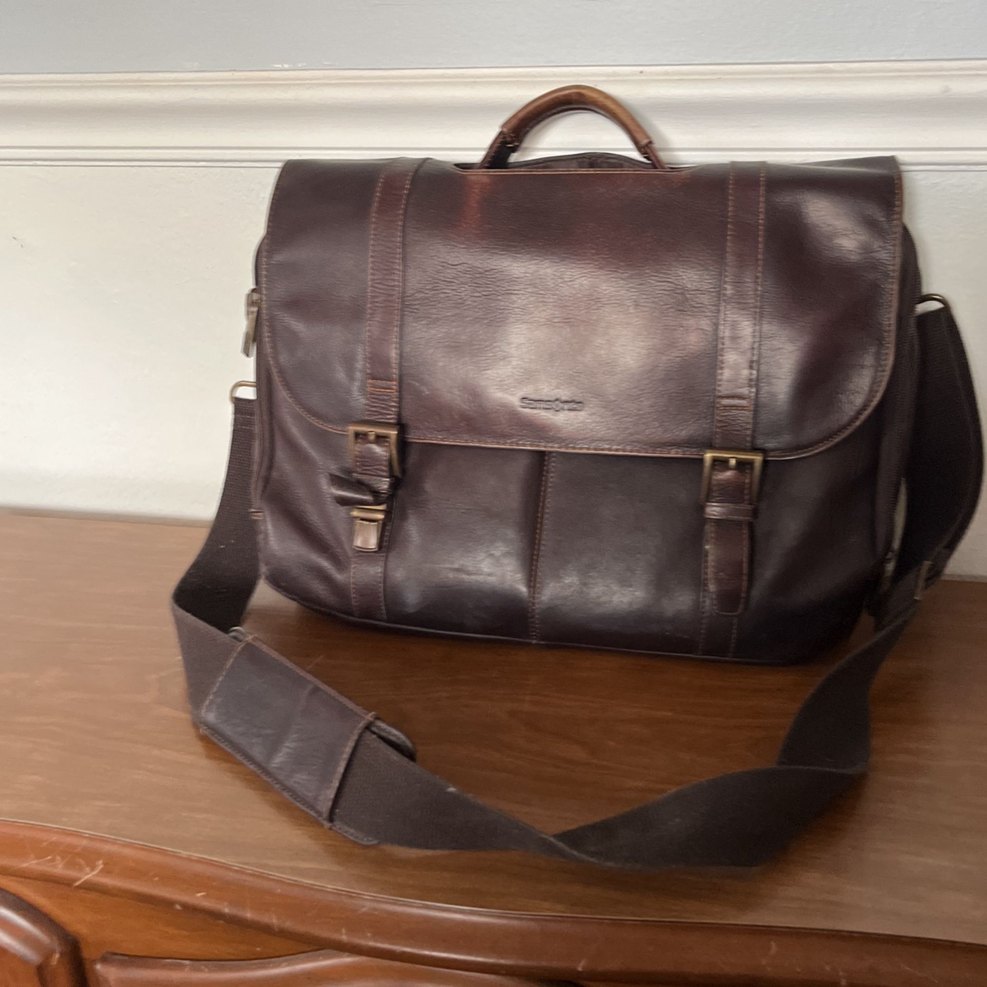 Leather Messenger Bag 40.  $