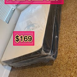 Full mattress with box spring (2pc set - new) 