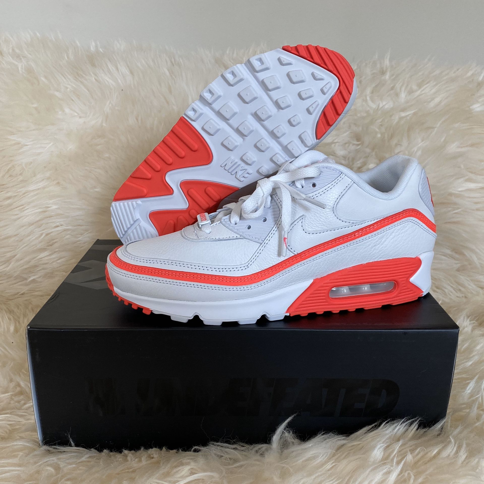 Nike Air Max 90 x Undefeated white solar red sz 9.5 AM90 UNDFTD DS
