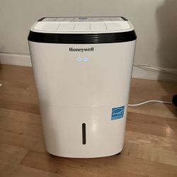 HONEYWELL DEHUMIDIFIER TP30WKN