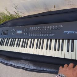 Alesis Studio Keyboard W/Stand And Case