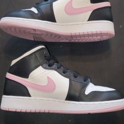 Air Jordan 1 Mid Arctic Pink