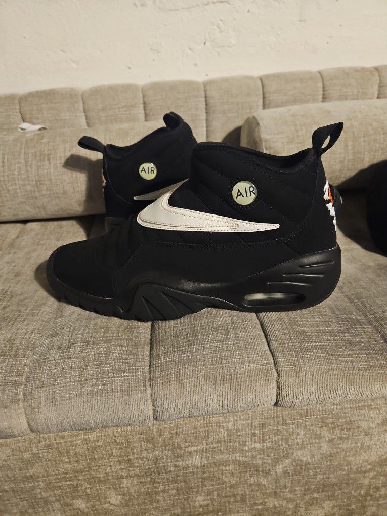 Nike Air Shake NDESTRUKT Hoops Throwbacks, Black & White, Size 11