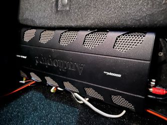 Woofers box and amplifier