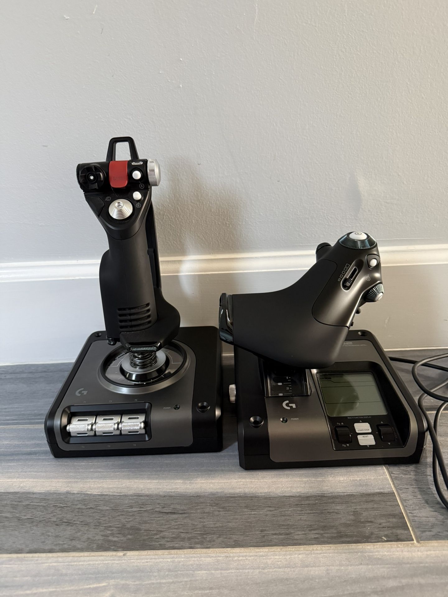 Logitech G Saitek X52 Pro Flight Control System, Controller and Joystick Simulator, LCD Display, Illuminated Buttons, 2xUSB, PC - Black/Silver