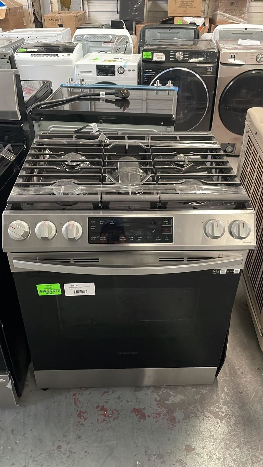 SAMSUNG NX60T8111SS 30in 6cu ft Stove Range for Sale in Ontario, CA