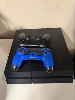 PS4 with 2 controllers