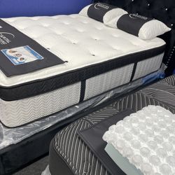 Queen Pillow Top Mattress Set