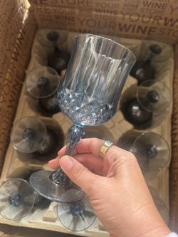 24 Plastic Wine Glasses