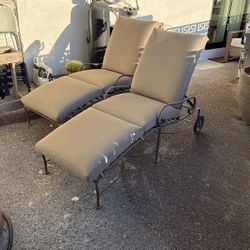 FREE Pool Lounge Chairs - Set of 2