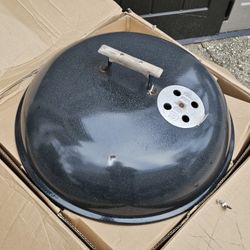 Black Weber 22.5" Charcoal Kettle Bbq
