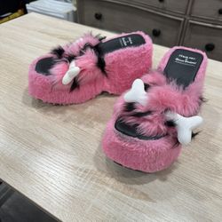 PRIMAL INSTINCTS PLATFORM SLIDES DOLLS KILL X HANNA BARBERA. Size US 7