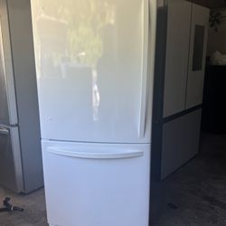 Kenmore Refrigerator 