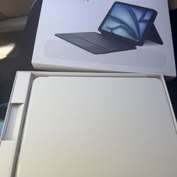 Accrosso ipad keyboard 10.9" air 5th/4th gen