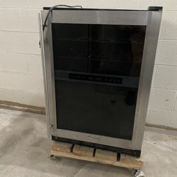 Magic Chef MCWC44DZ Wine Refrigerator 