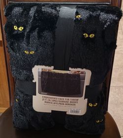 Costco Halloween Black Cat Embroidered Faux Fur Throw Blanket
