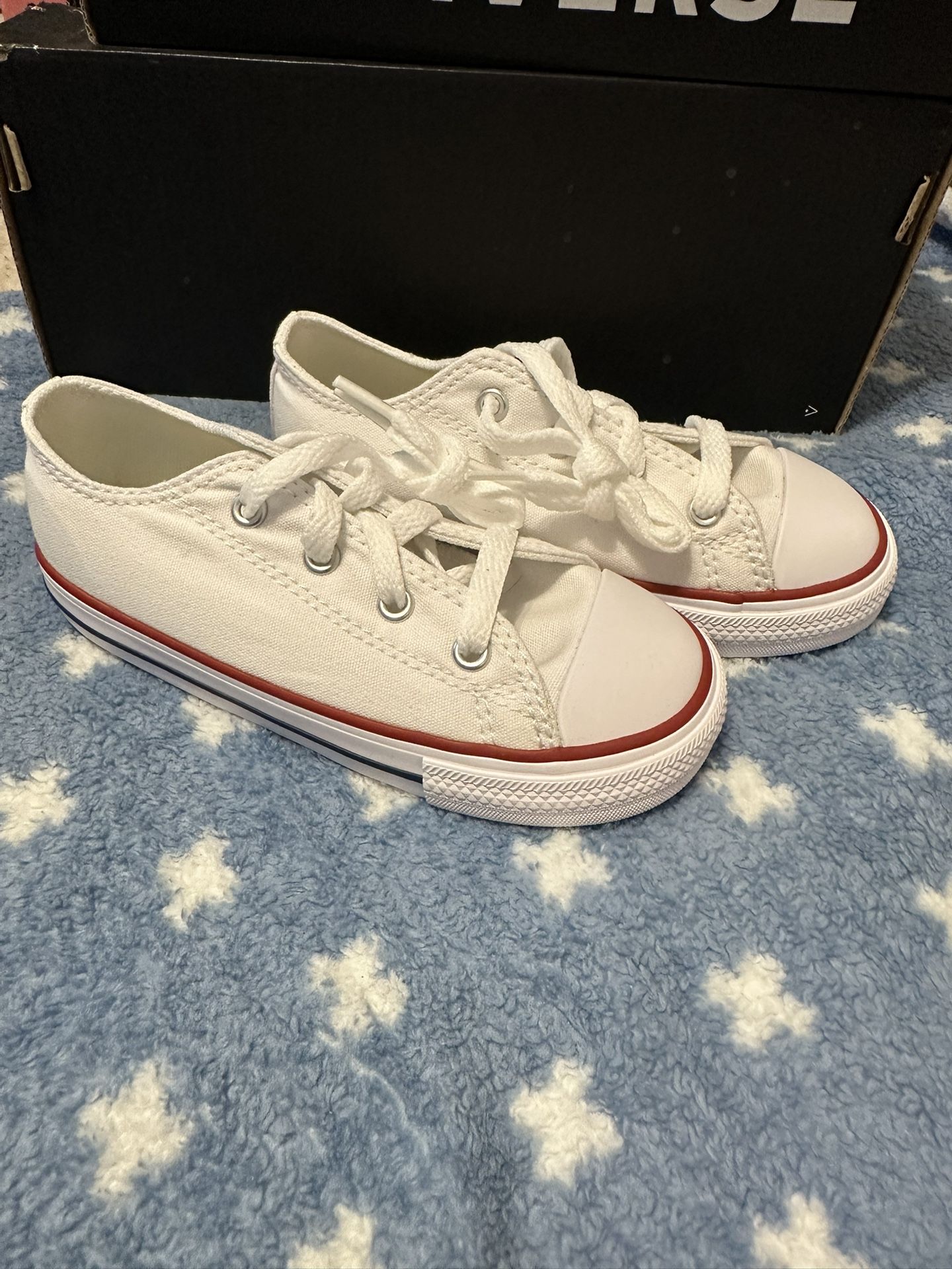 Converse – Brand New! Size 9 Infant