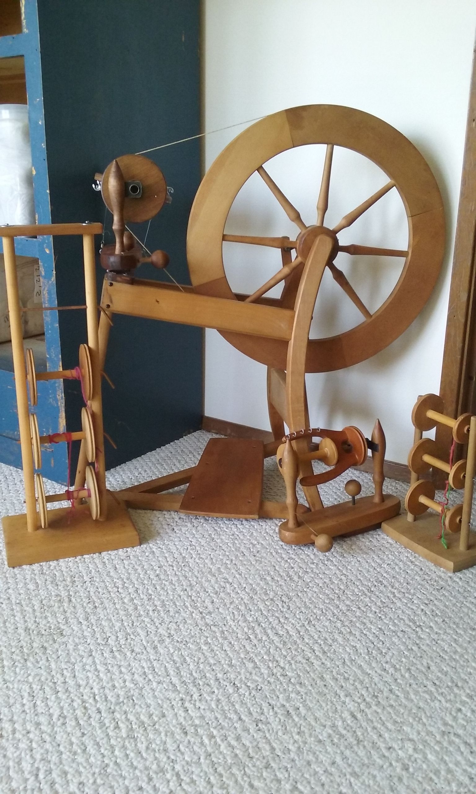 Ashford Traditional Spinning Wheel with accessories