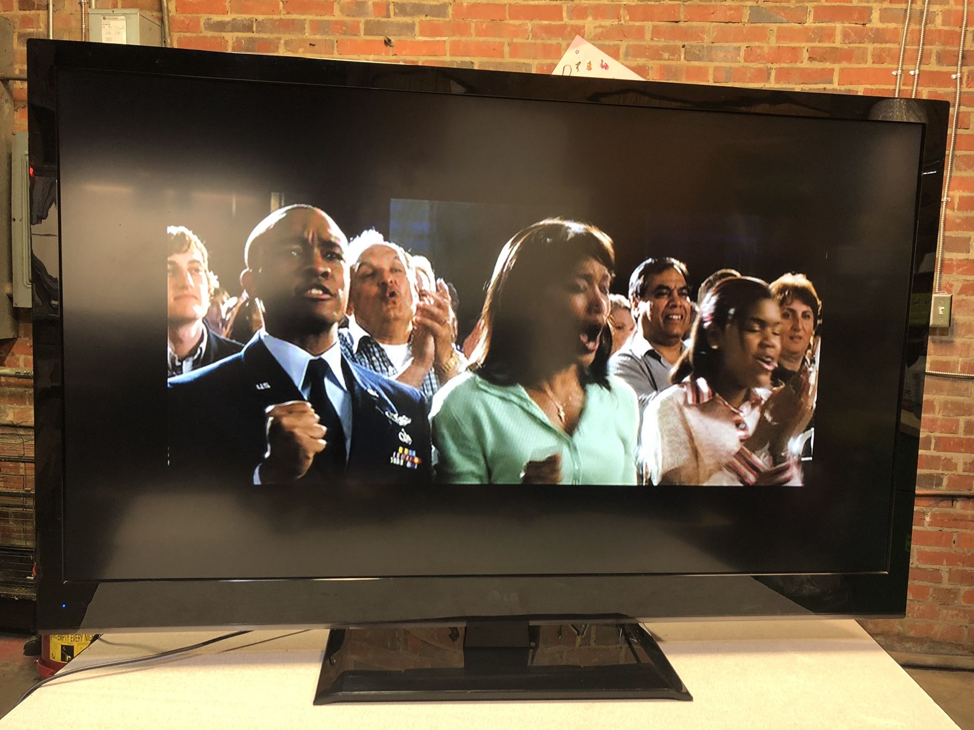 LG Led 55” TV Model 55LV4400-UA