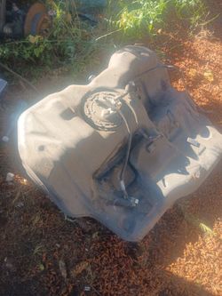 Chevy Impala fuel pump and fuel tank combo all in good condition