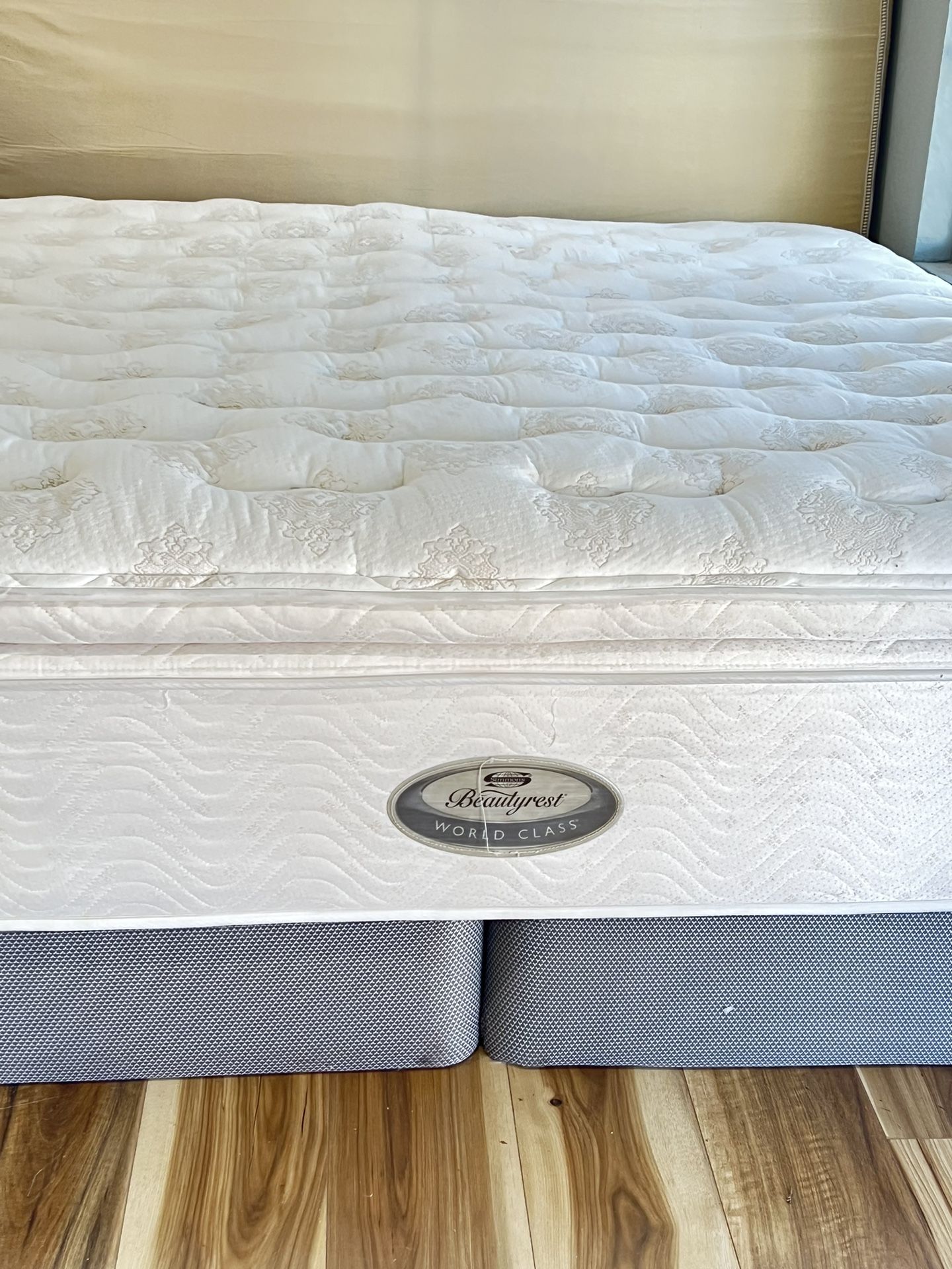 USED KING SIZE BEAUTYREST PILLOWTOP MATTRESS WITH BOX SPRING DELIVERY