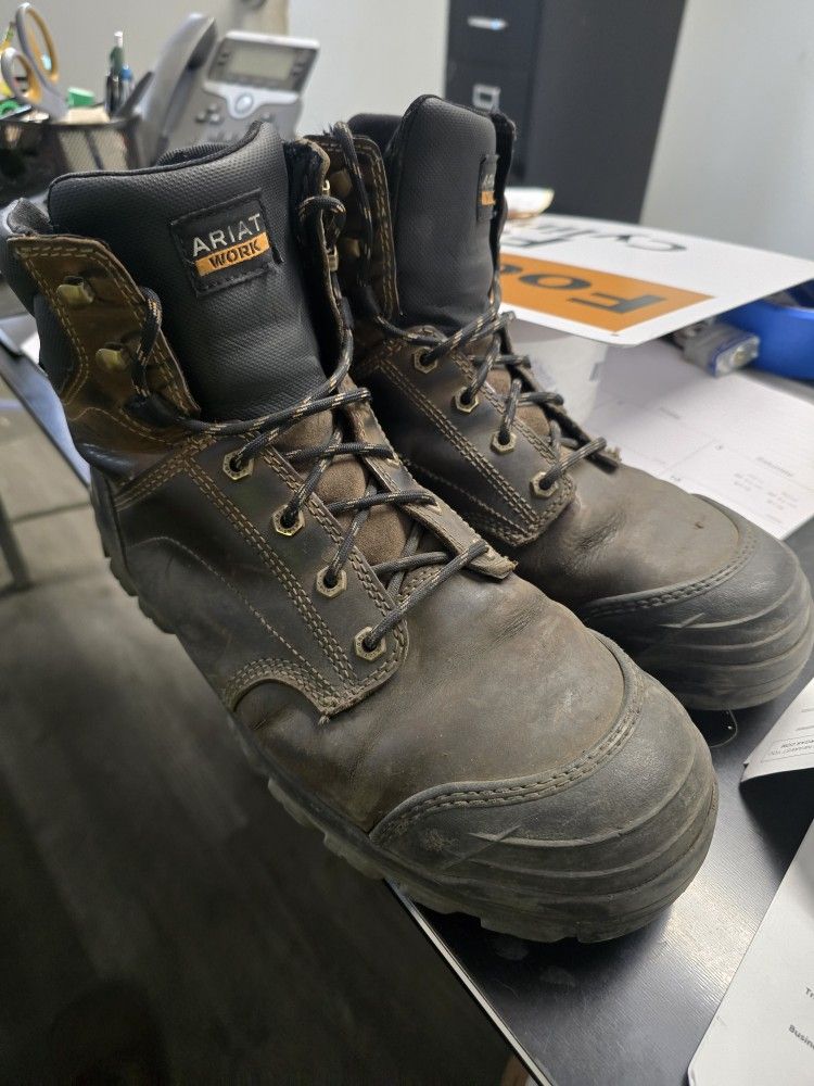 ARIAT WORK BOOTS (USED) SIZE13