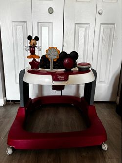 Mickey Mouse, Disney walker ￼