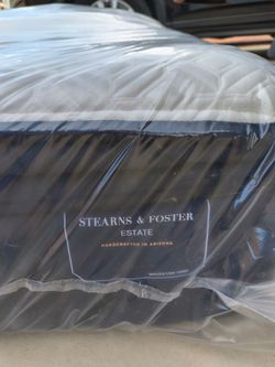 Queen pilowtop mattress $265