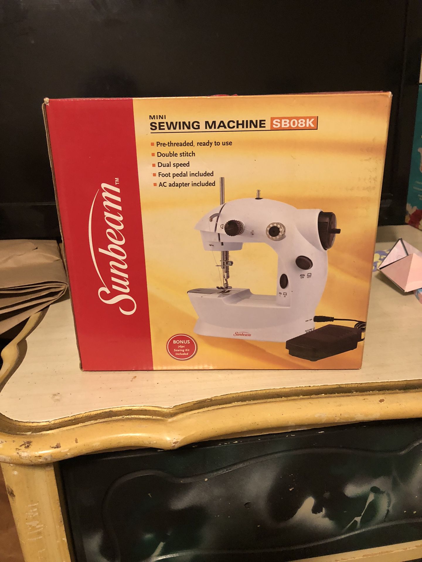 Brand New Mini Sewing Machine 