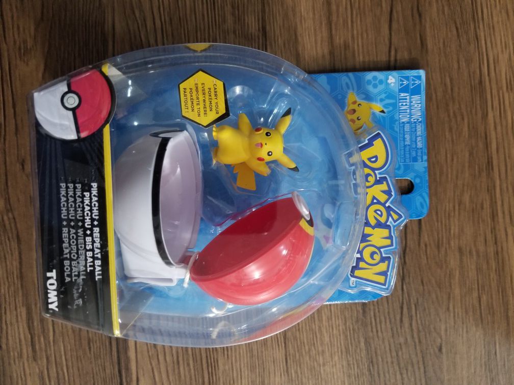 Pokemon pikachu +repeat ball Tomy