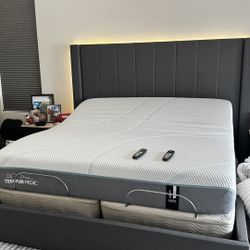 Tempur-Pedic Adjustable King Bed w/ Dual Bases – Excellent Condition + 2 nightstand w/marble top