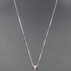 .925 Sterling Silver Cameo Pendant & Chain
