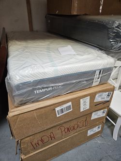 TempurPedic djustable Beds. Over 60% off retail. TempurAdapt.  . Prices in Description. Camas Tempur-Pedic 